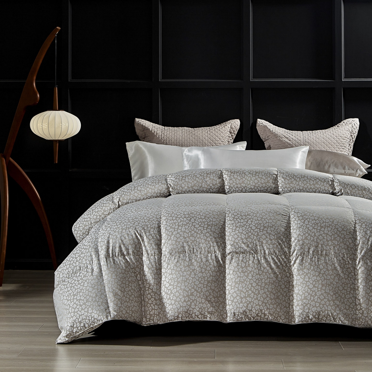 91家纺网 家纺一手货源 找家纺 暖羽屋羽绒馆 2025新款400T95白鹅绒被芯 羽绒被双层加厚 静音鹅绒被芯 婚庆羽绒被子 Q魅惑 灰