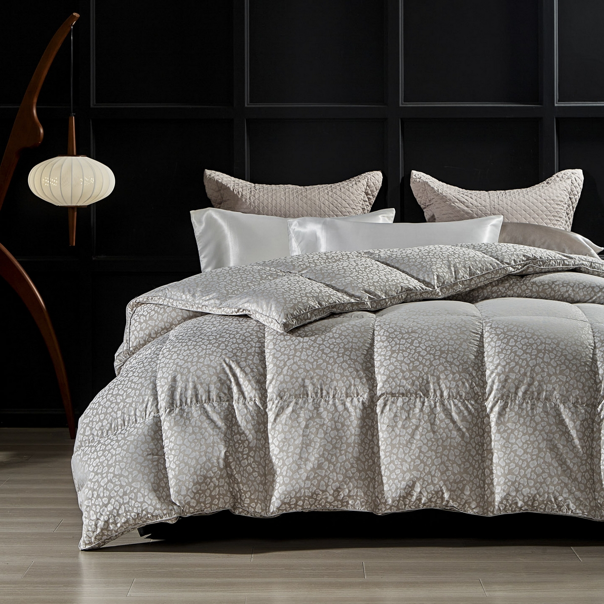 91家纺网 家纺一手货源 找家纺 暖羽屋羽绒馆 2025新款400T95白鹅绒被芯 羽绒被双层加厚 静音鹅绒被芯 婚庆羽绒被子 Q魅惑 灰