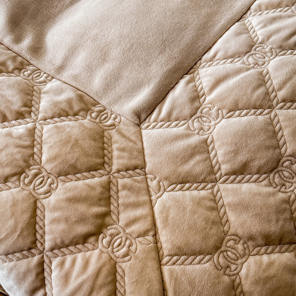 91家纺网 家纺一手货源 找家纺 （总）保罗圣迪奥 2025新款250克全消光抗绣工艺四件套-沐凡系列二