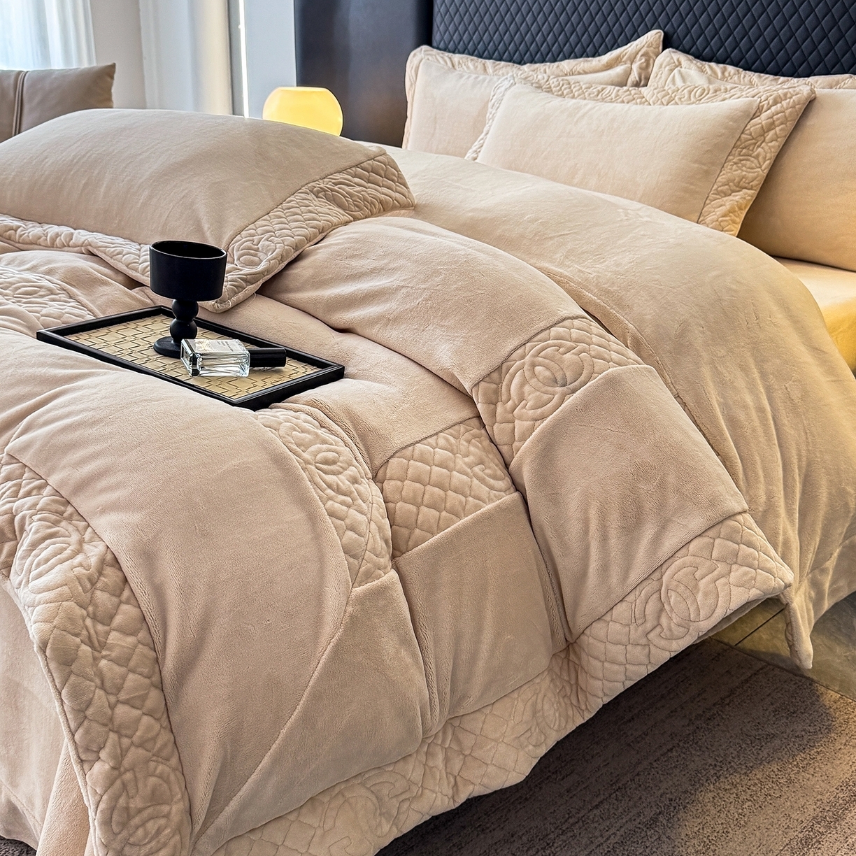 91家纺网 家纺一手货源 找家纺 （总）保罗圣迪奥 2025新款250克全消光三拼角双C四件套-沐凡系列一