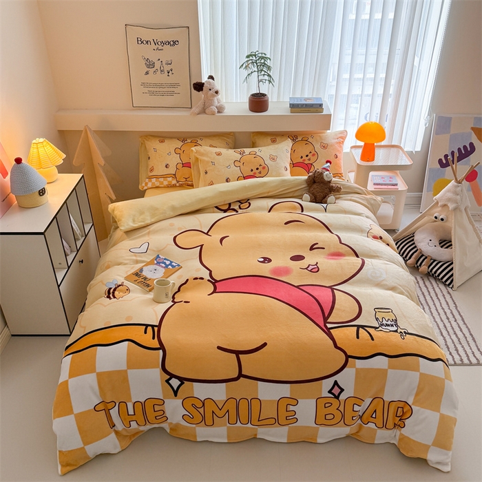 91家纺网 家纺一手货源 找家纺 福来临家纺 2025秋冬新款亲肤舒适保暖加厚牛奶绒大版卡通四件套 搞怪小熊