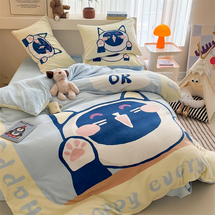 91家纺网 家纺一手货源 找家纺 福来临家纺 2025秋冬新款亲肤舒适保暖加厚牛奶绒大版卡通四件套 大脸猫猫