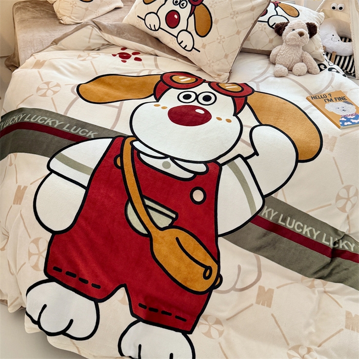 91家纺网 家纺一手货源 找家纺 福来临家纺 2025秋冬新款亲肤舒适保暖加厚牛奶绒大版卡通四件套 敬礼狗狗