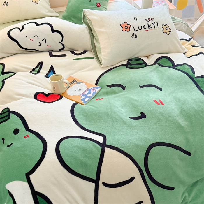 91家纺网 家纺一手货源 找家纺 福来临家纺 2025秋冬新款亲肤舒适保暖加厚牛奶绒大版卡通四件套 友爱龙龙