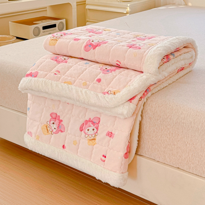 91家纺网 家纺一手货源 找家纺 （总）澜妃 2025新款高克重牛奶绒可爱系床褥床护垫CHD
