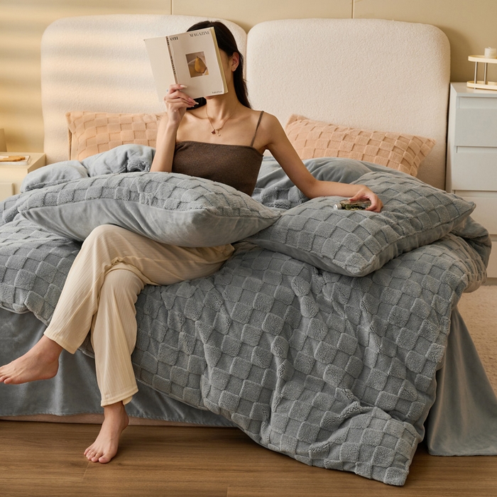 91家纺网 家纺一手货源 找家纺 晨曦家纺 2025新款加厚230克塔芙绒牛奶绒四件套-初暖系列 初暖-高级灰