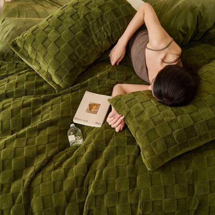 91家纺网 家纺一手货源 找家纺 晨曦家纺 2025新款加厚230克塔芙绒牛奶绒四件套-初暖系列 初暖-茶绿