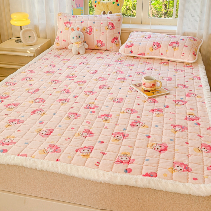 91家纺网 家纺一手货源 找家纺 澜妃 2025新款高克重牛奶绒可爱系床褥床护垫CHD CHD-小美甜品屋