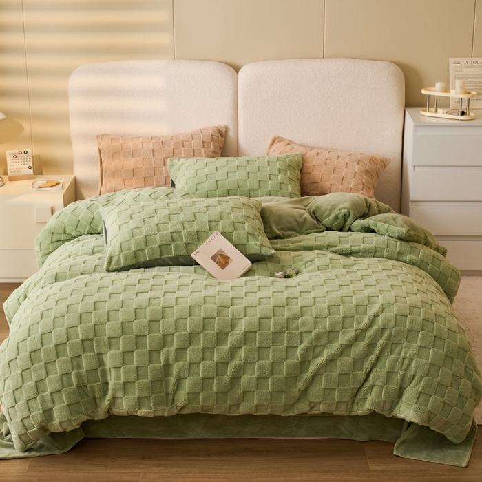 91家纺网 家纺一手货源 找家纺 晨曦家纺 2025新款加厚230克塔芙绒牛奶绒四件套-初暖系列 初暖-果绿