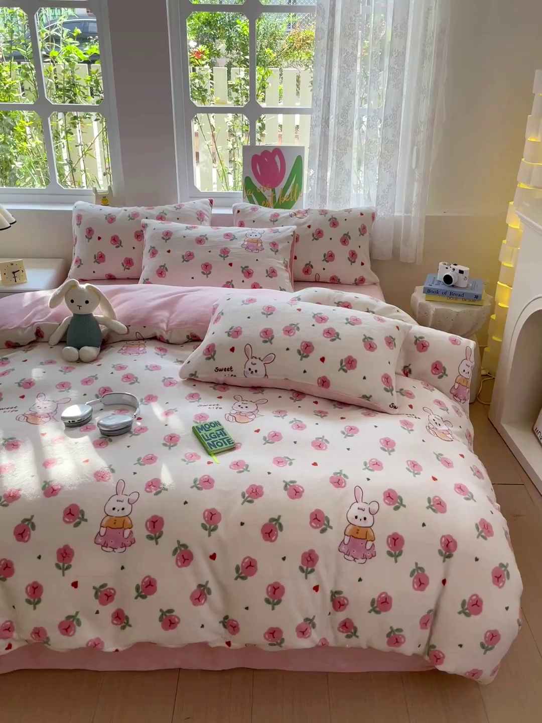 91家纺网 家纺一手货源 找家纺 暖芯优选 2025新款小清新加厚高克重牛奶绒四件套直播热款电商热款 花园兔兔