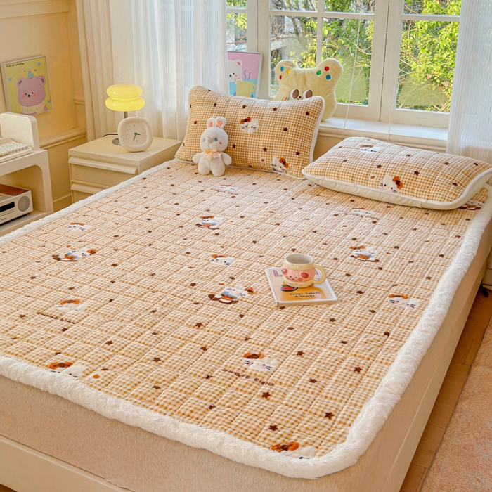 91家纺网 家纺一手货源 找家纺 澜妃 2025新款高克重牛奶绒可爱系床褥床护垫CHD CHD-可可猫星