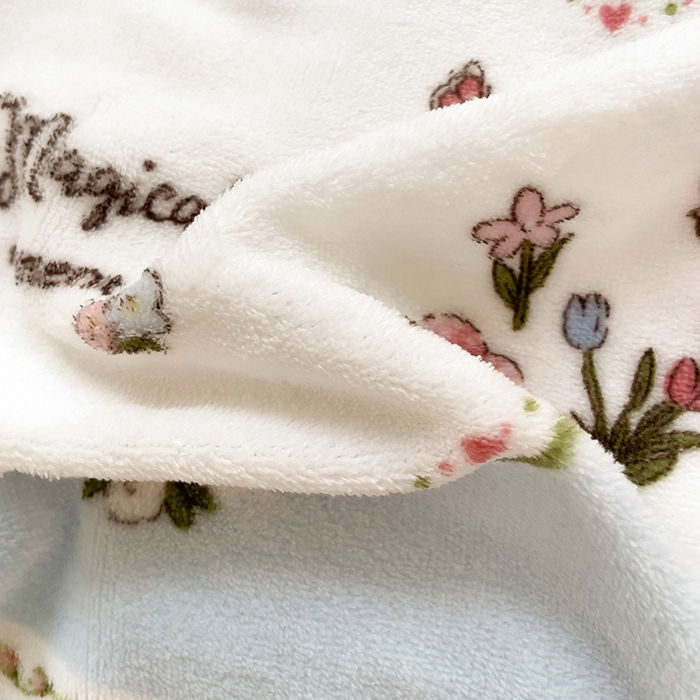 91家纺网 家纺一手货源 找家纺 暖芯优选 2025新款小清新加厚高克重牛奶绒四件套直播热款电商热款 蓝色小兔