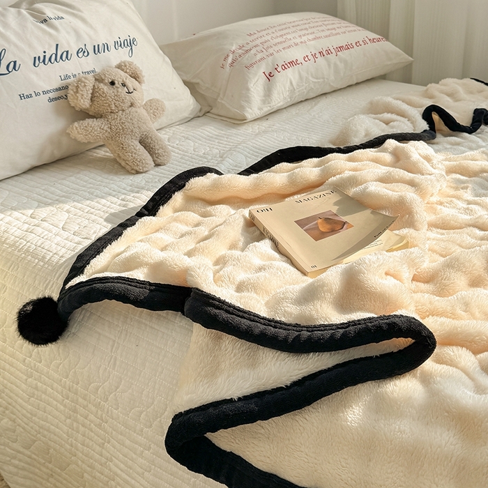 91家纺网 家纺一手货源 找家纺 （总）小叮当家纺仓储工厂店 2025新款简约泡泡绒黑球包边毛毯毯子午睡毯