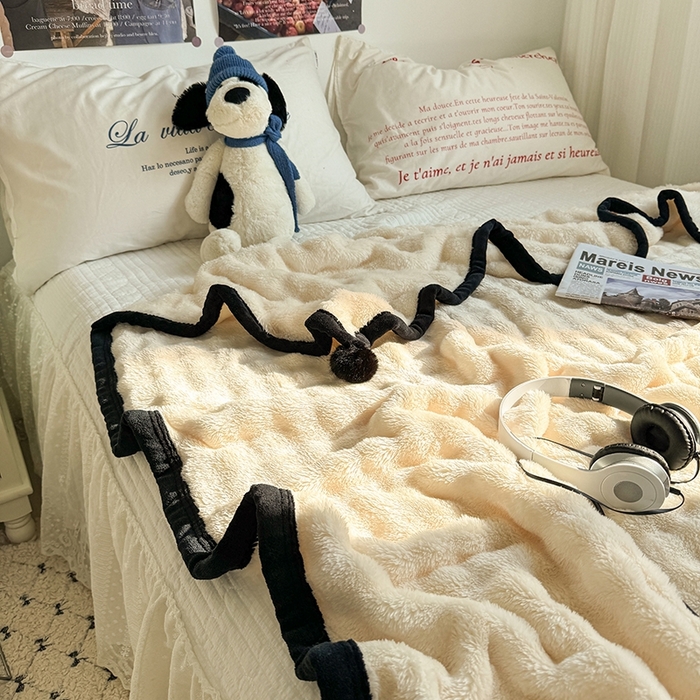 91家纺网 家纺一手货源 找家纺 （总）小叮当家纺仓储工厂店 2025新款简约泡泡绒黑球包边毛毯毯子午睡毯