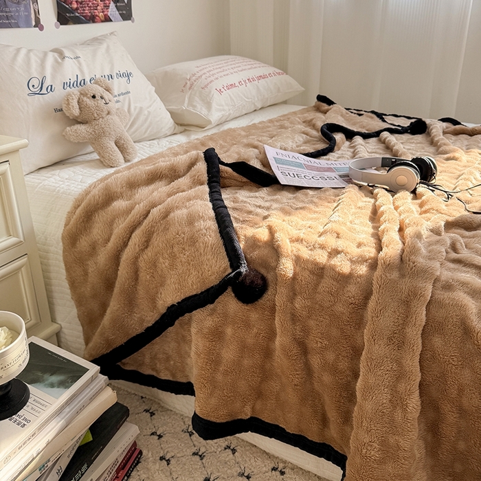 91家纺网 家纺一手货源 找家纺 小叮当家纺仓储工厂店 2025新款简约泡泡绒黑球包边毛毯毯子午睡毯 泡泡-咖