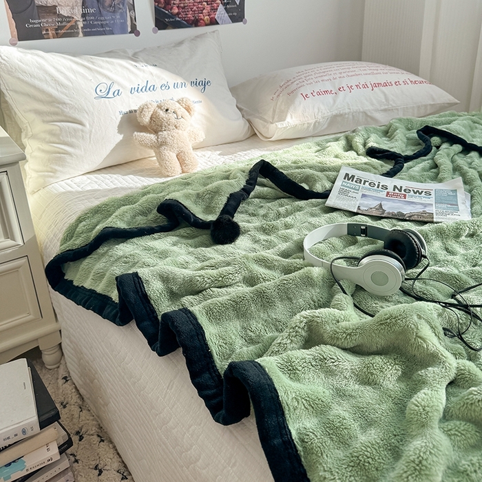 91家纺网 家纺一手货源 找家纺 小叮当家纺仓储工厂店 2025新款简约泡泡绒黑球包边毛毯毯子午睡毯 泡泡-绿