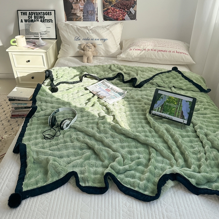 91家纺网 家纺一手货源 找家纺 小叮当家纺仓储工厂店 2025新款简约泡泡绒黑球包边毛毯毯子午睡毯 泡泡-绿