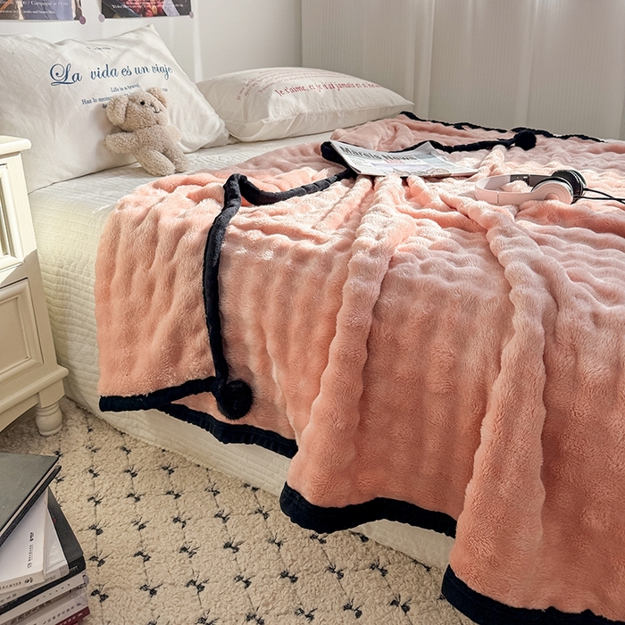 91家纺网 家纺一手货源 找家纺 小叮当家纺仓储工厂店 2025新款简约泡泡绒黑球包边毛毯毯子午睡毯 泡泡-粉