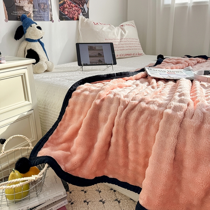 91家纺网 家纺一手货源 找家纺 小叮当家纺仓储工厂店 2025新款简约泡泡绒黑球包边毛毯毯子午睡毯 泡泡-粉