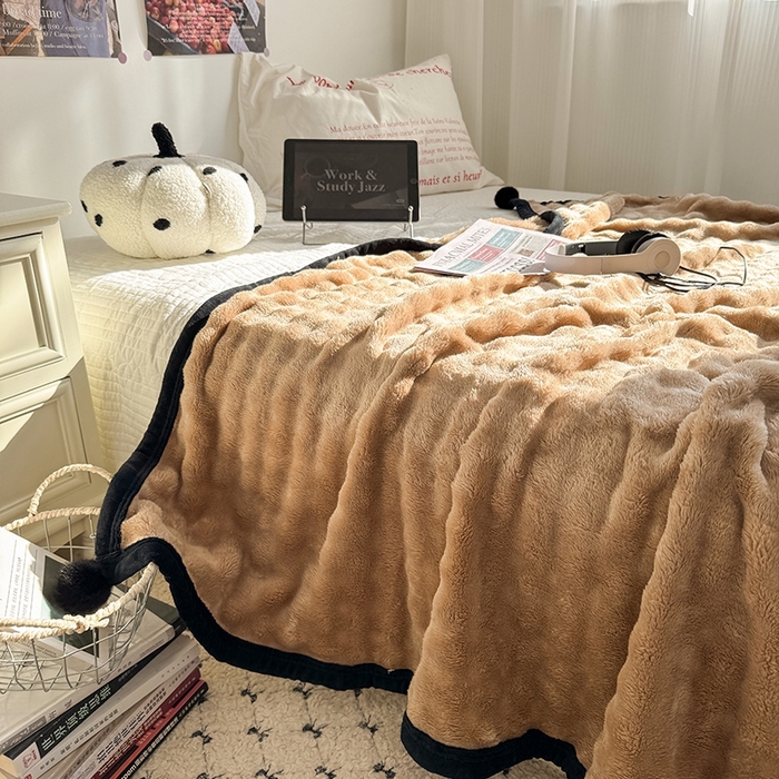 91家纺网 家纺一手货源 找家纺 小叮当家纺仓储工厂店 2025新款简约泡泡绒黑球包边毛毯毯子午睡毯 泡泡-咖