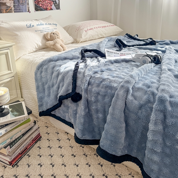 91家纺网 家纺一手货源 找家纺 小叮当家纺仓储工厂店 2025新款简约泡泡绒黑球包边毛毯毯子午睡毯 泡泡-蓝