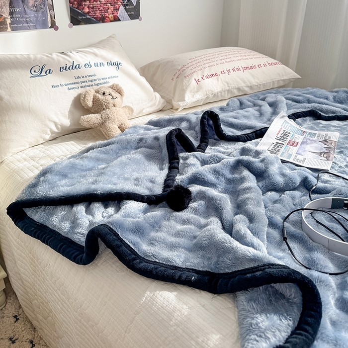 91家纺网 家纺一手货源 找家纺 小叮当家纺仓储工厂店 2025新款简约泡泡绒黑球包边毛毯毯子午睡毯 泡泡-蓝