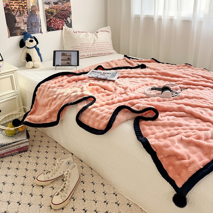 91家纺网 家纺一手货源 找家纺 小叮当家纺仓储工厂店 2025新款简约泡泡绒黑球包边毛毯毯子午睡毯 泡泡-粉