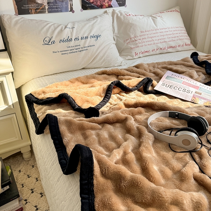 91家纺网 家纺一手货源 找家纺 小叮当家纺仓储工厂店 2025新款简约泡泡绒黑球包边毛毯毯子午睡毯 泡泡-咖