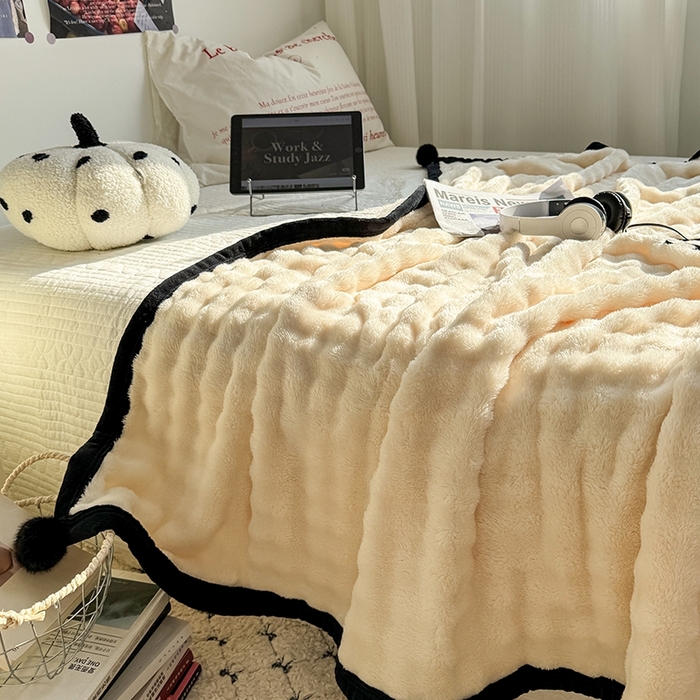 91家纺网 家纺一手货源 找家纺 小叮当家纺仓储工厂店 2025新款简约泡泡绒黑球包边毛毯毯子午睡毯 泡泡-米