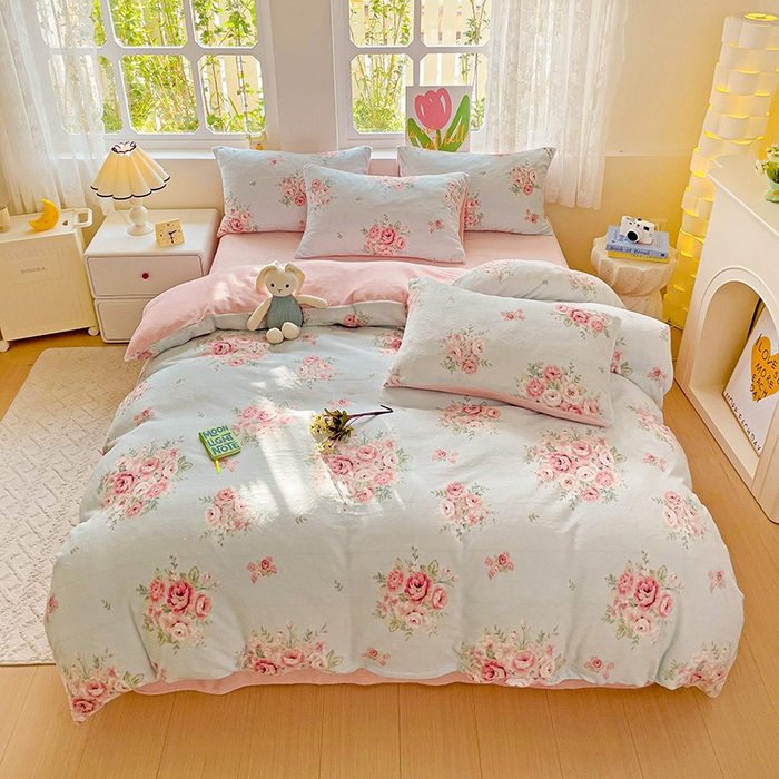 91家纺网 家纺一手货源 找家纺 暖芯优选 2025新款小清新加厚高克重牛奶绒四件套直播热款电商热款 玫瑰庄园