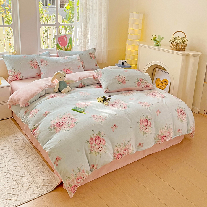 91家纺网 家纺一手货源 找家纺 暖芯优选 2025新款小清新加厚高克重牛奶绒四件套直播热款电商热款 玫瑰庄园