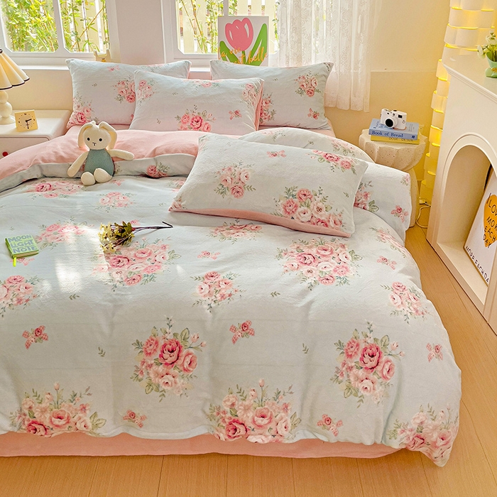 91家纺网 家纺一手货源 找家纺 暖芯优选 2025新款小清新加厚高克重牛奶绒四件套直播热款电商热款 玫瑰庄园