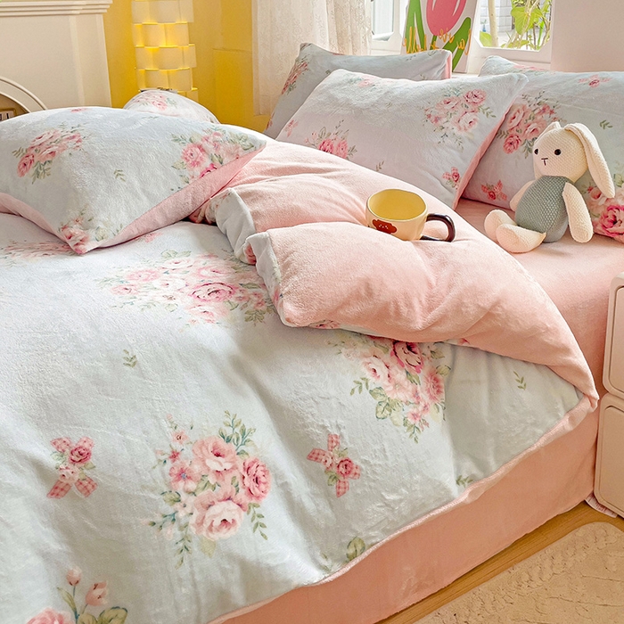 91家纺网 家纺一手货源 找家纺 暖芯优选 2025新款小清新加厚高克重牛奶绒四件套直播热款电商热款 玫瑰庄园