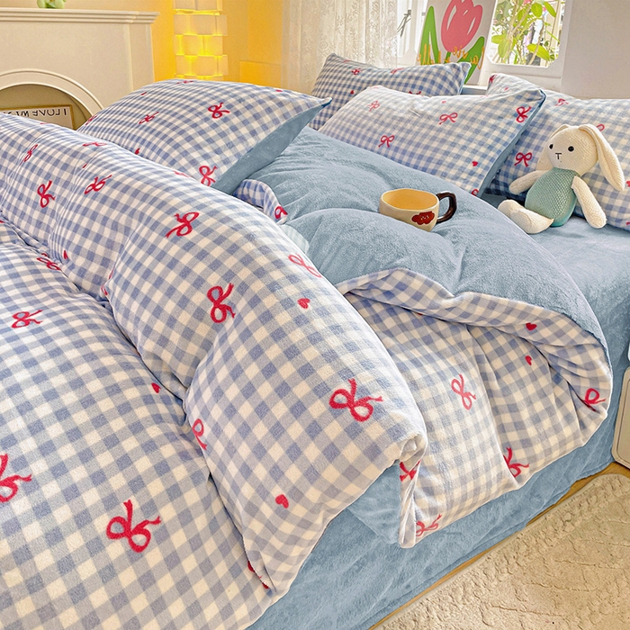 91家纺网 家纺一手货源 找家纺 暖芯优选 2025新款小清新加厚高克重牛奶绒四件套直播热款电商热款 温柔-蓝