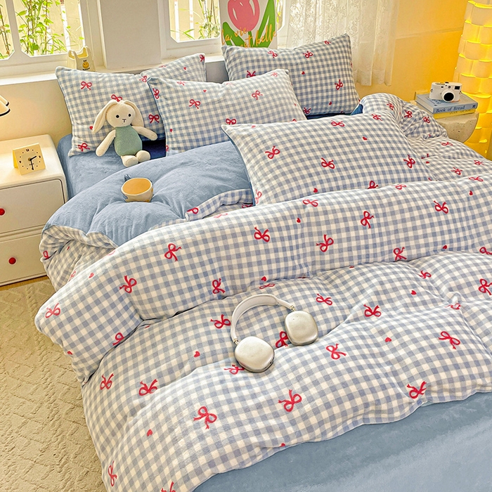 91家纺网 家纺一手货源 找家纺 暖芯优选 2025新款小清新加厚高克重牛奶绒四件套直播热款电商热款 温柔-蓝