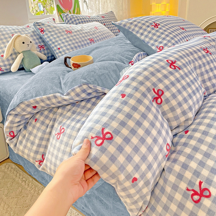 91家纺网 家纺一手货源 找家纺 暖芯优选 2025新款小清新加厚高克重牛奶绒四件套直播热款电商热款 温柔-蓝