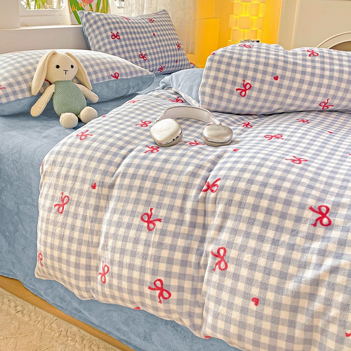 91家纺网 家纺一手货源 找家纺 暖芯优选 2025新款小清新加厚高克重牛奶绒四件套直播热款电商热款 温柔-蓝