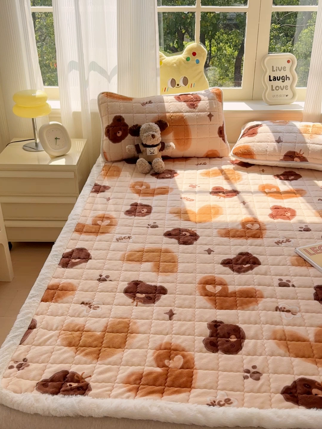 91家纺网 家纺一手货源 找家纺 澜妃 2025新款高克重牛奶绒可爱系床褥床护垫CHD CHD-巧克力熊