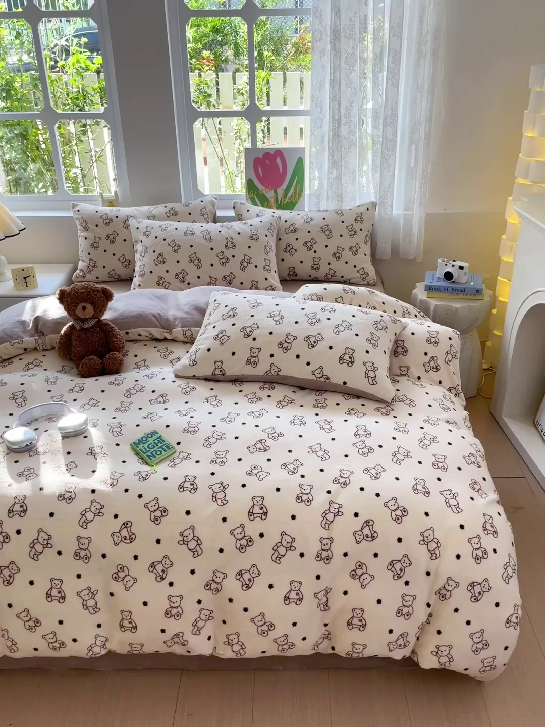 91家纺网 家纺一手货源 找家纺 暖芯优选 2025新款小清新加厚高克重牛奶绒四件套直播热款电商热款 小熊世界