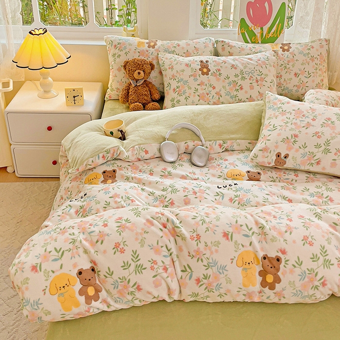 91家纺网 家纺一手货源 找家纺 暖芯优选 2025新款小清新加厚高克重牛奶绒四件套直播热款电商热款 幸运伙伴