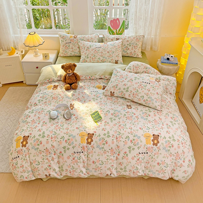 91家纺网 家纺一手货源 找家纺 暖芯优选 2025新款小清新加厚高克重牛奶绒四件套直播热款电商热款 幸运伙伴