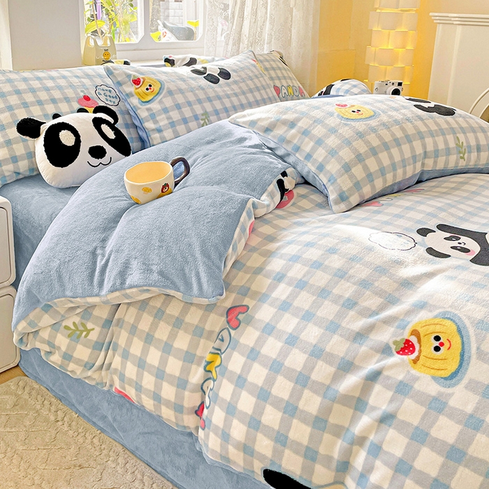 91家纺网 家纺一手货源 找家纺 暖芯优选 2025新款小清新加厚高克重牛奶绒四件套直播热款电商热款 熊猫花花