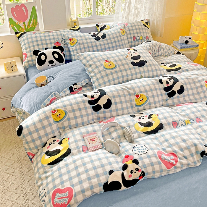 91家纺网 家纺一手货源 找家纺 暖芯优选 2025新款小清新加厚高克重牛奶绒四件套直播热款电商热款 熊猫花花