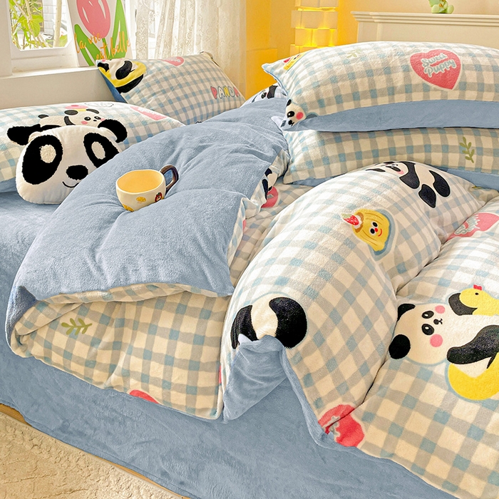 91家纺网 家纺一手货源 找家纺 暖芯优选 2025新款小清新加厚高克重牛奶绒四件套直播热款电商热款 熊猫花花