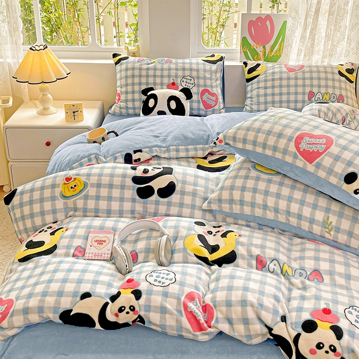 91家纺网 家纺一手货源 找家纺 暖芯优选 2025新款小清新加厚高克重牛奶绒四件套直播热款电商热款 熊猫花花