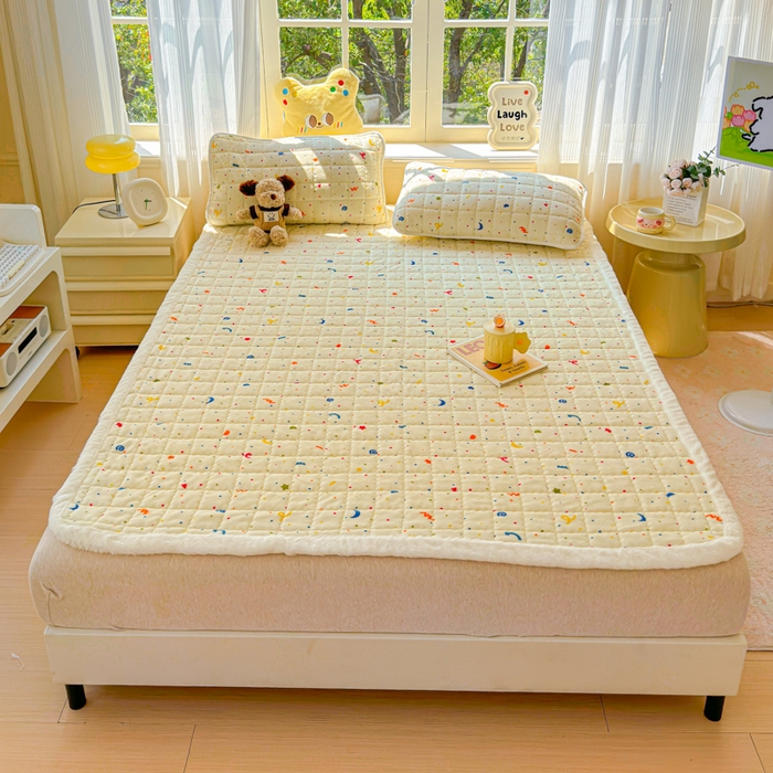 91家纺网 家纺一手货源 找家纺 澜妃 2025新款高克重牛奶绒可爱系床褥床护垫CHD CHD-芝士酪