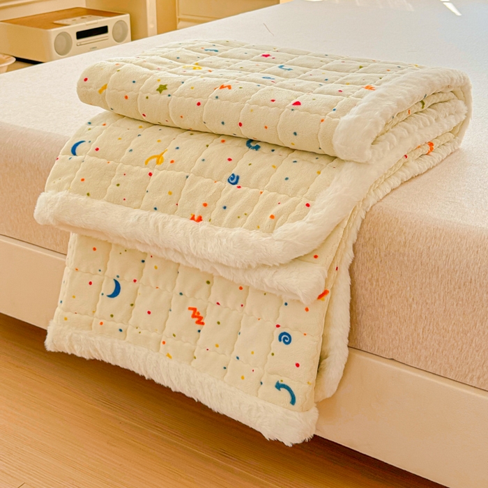 91家纺网 家纺一手货源 找家纺 澜妃 2025新款高克重牛奶绒可爱系床褥床护垫CHD CHD-芝士酪