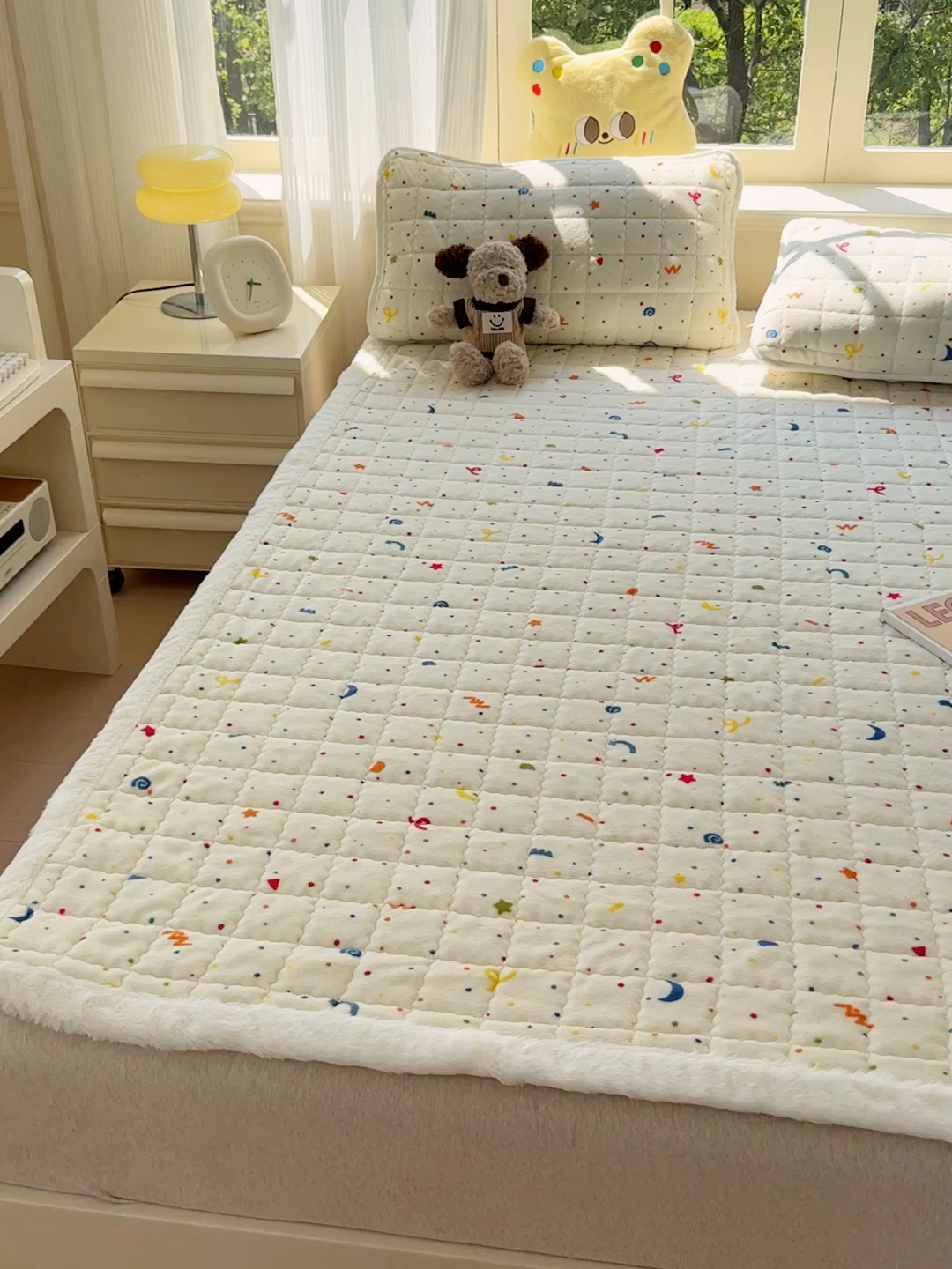 91家纺网 家纺一手货源 找家纺 澜妃 2025新款高克重牛奶绒可爱系床褥床护垫CHD CHD-芝士酪