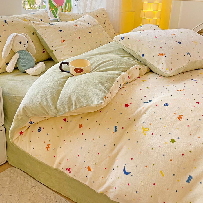 91家纺网 家纺一手货源 找家纺 暖芯优选 2025新款小清新加厚高克重牛奶绒四件套直播热款电商热款 彩虹堂绿