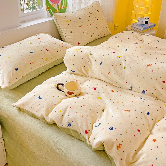 91家纺网 家纺一手货源 找家纺 暖芯优选 2025新款小清新加厚高克重牛奶绒四件套直播热款电商热款 彩虹堂绿